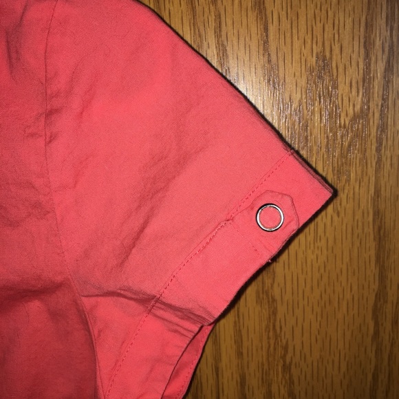 No Boundaries junior’s short sleeve top in coral - Picture 5 of 5